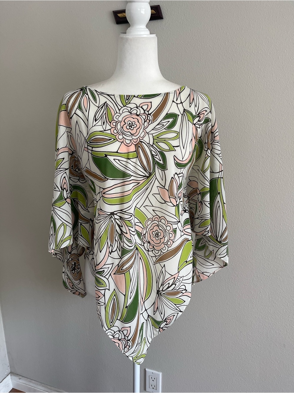 New York & Company Green, Pink & Cream Floral Boatneck Poncho